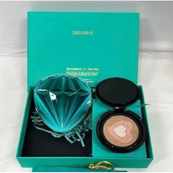 Трехцветный тональный кушон Drawshe Emerald Crystal Glow с увлажнением и сменным блоком, 24 г