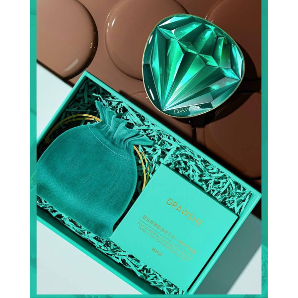 Трехцветный тональный кушон Drawshe Emerald Crystal Glow с увлажнением и сменным блоком, 24 г