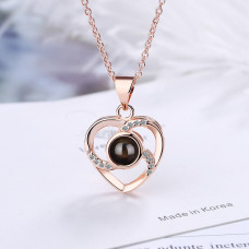 Женское ожерелье Heart с сердечным кулоном и проекцией "Я тебя люблю" на многих языках