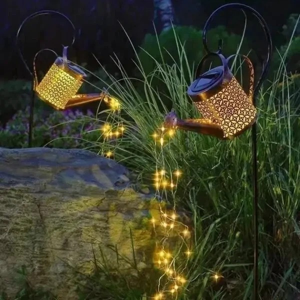 Садовый светильник Лейка на солнечной батарее с LED подсветкой, декоративный фонарь для сада на колышке высотой 80 см
